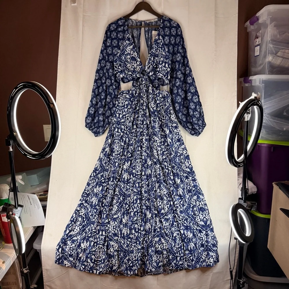 ABERCROMBIE & FITCH Women’s Size L Dress Maxi Cutout NWT Long Sleeve V-Neckline
